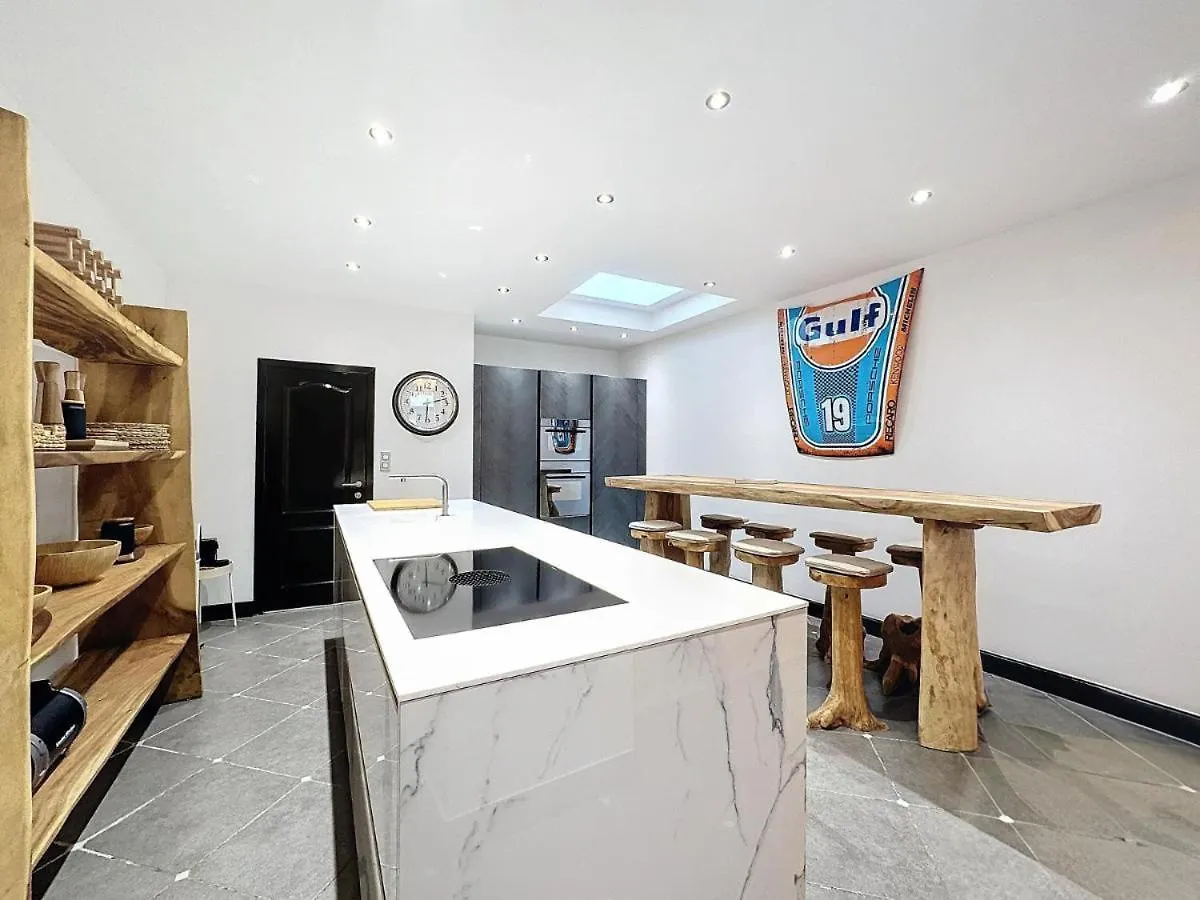Apartamento James At20 - Luxury Downtown Antwerp Villa