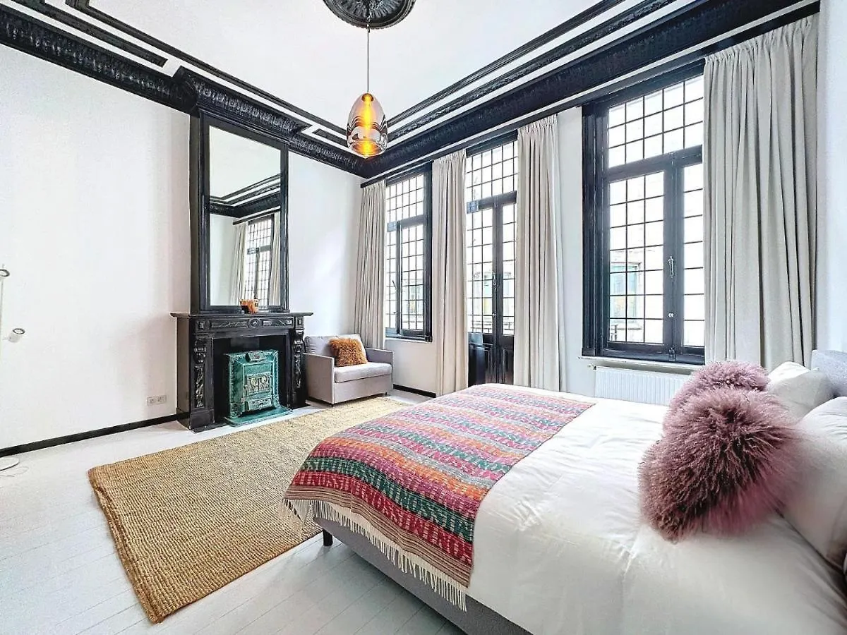 James At20 - Luxury Downtown Antwerp Villa Belgia